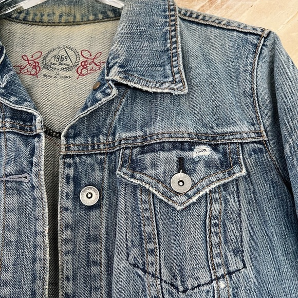 Gap 1989 Limited Edition Women’s Distressed Denim Trucker Jacket Medium Wash - Picture 3 of 5